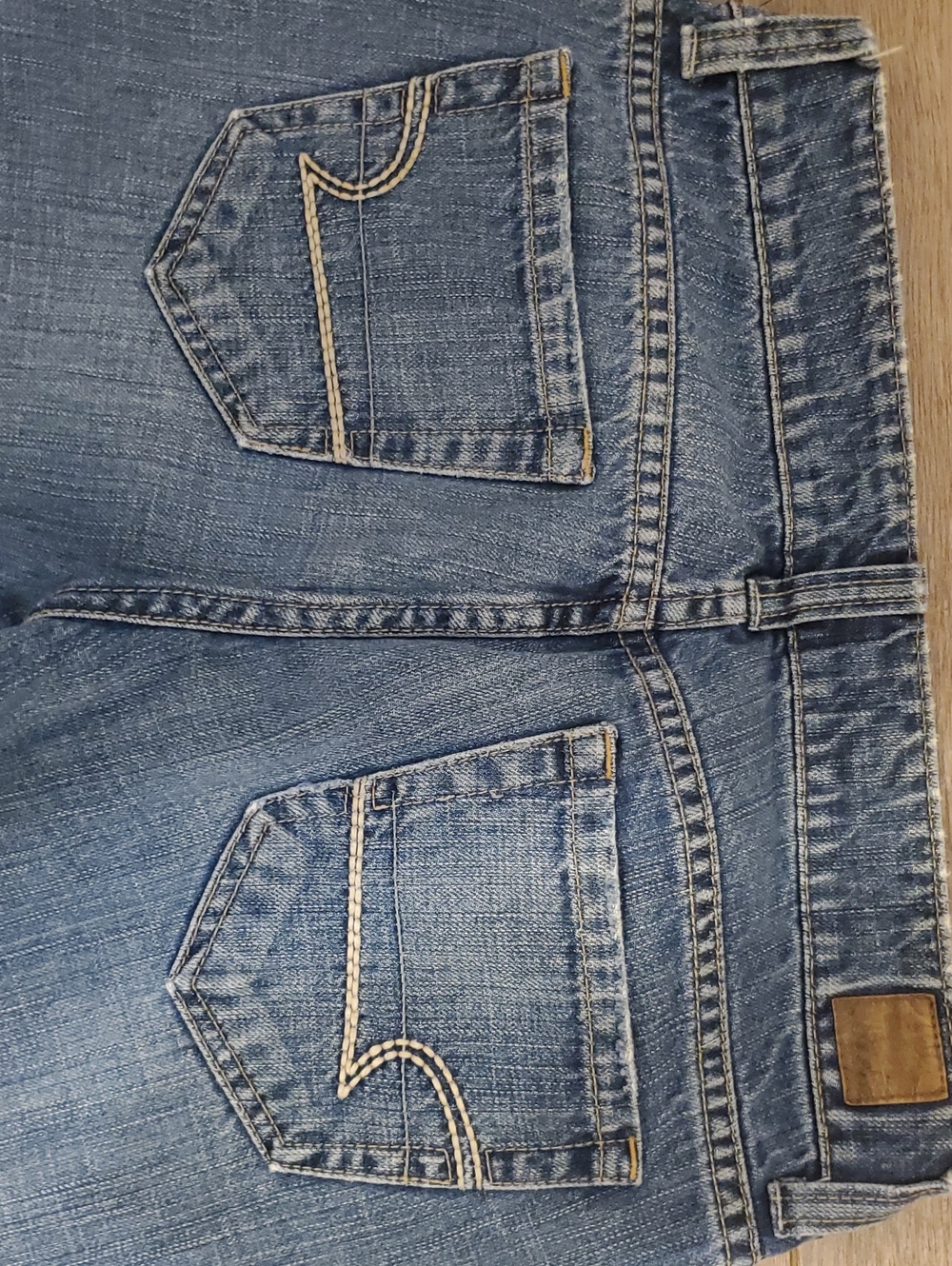 American Eagle Outfitters Women's Flare Jeans - Medium Blue Wash - Picture 4 of 5